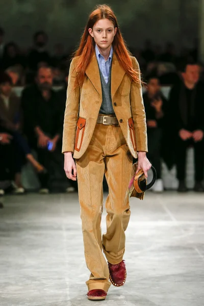 Look 3